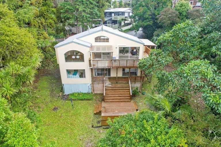 Photo of property in 48b West Lynn Road, Titirangi, Auckland, 0604