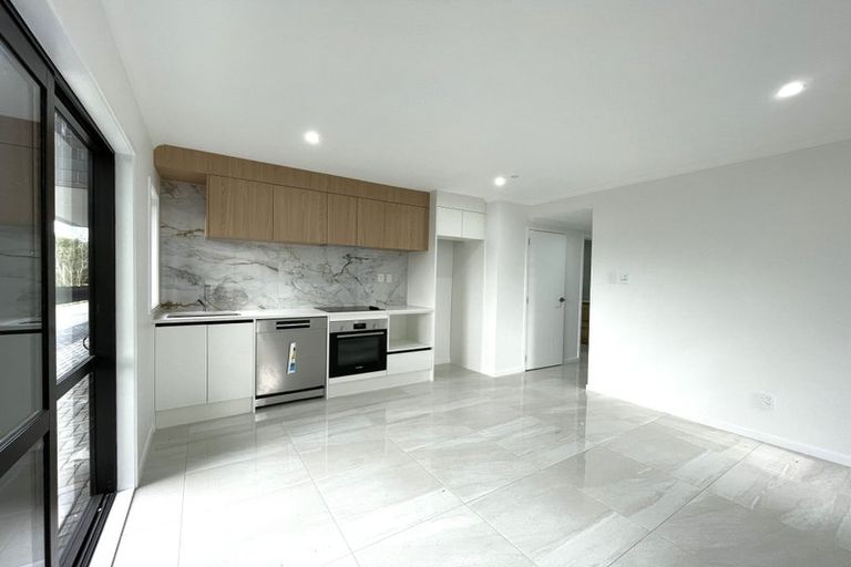 Photo of property in 8/7 Glen Road, Ranui, Auckland, 0612