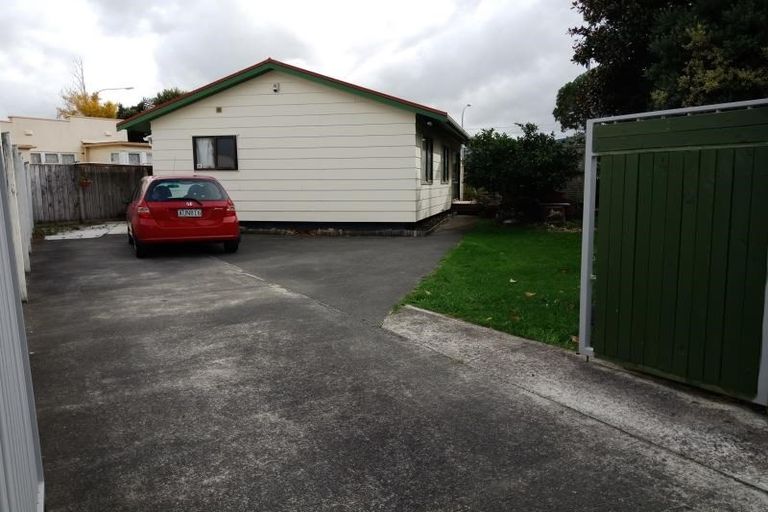 Photo of property in 2 Vincent Street, Waterloo, Lower Hutt, 5011