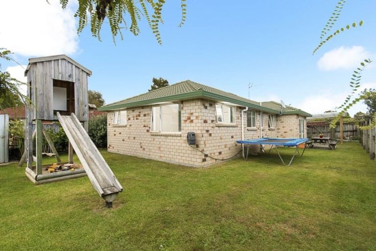 Photo of property in 18 Ranch Place, Pukekohe, 2120