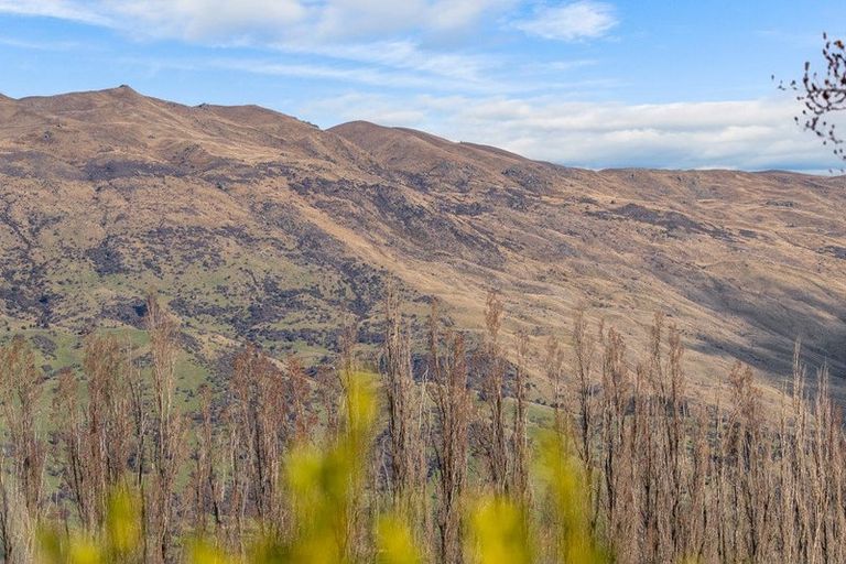 Photo of property in 11 Rubus Street, Wanaka, 9382