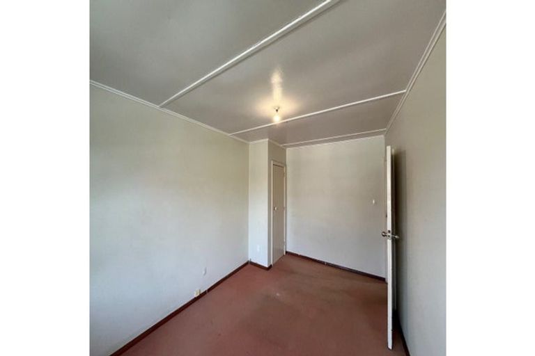 Photo of property in 5 Waldie Grove, Avalon, Lower Hutt, 5011