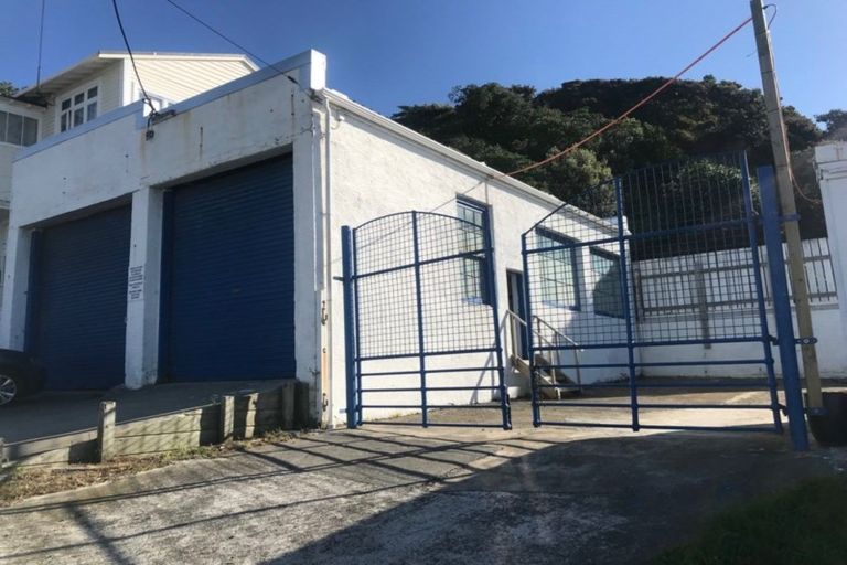 Photo of property in 212 Rongotai Road, Rongotai, Wellington, 6022