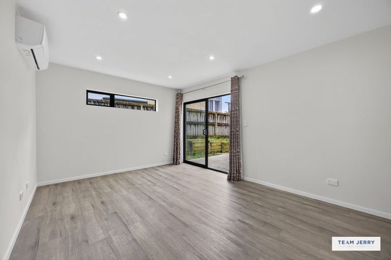 Photo of property in 15b William Avenue, Manurewa, Auckland, 2102