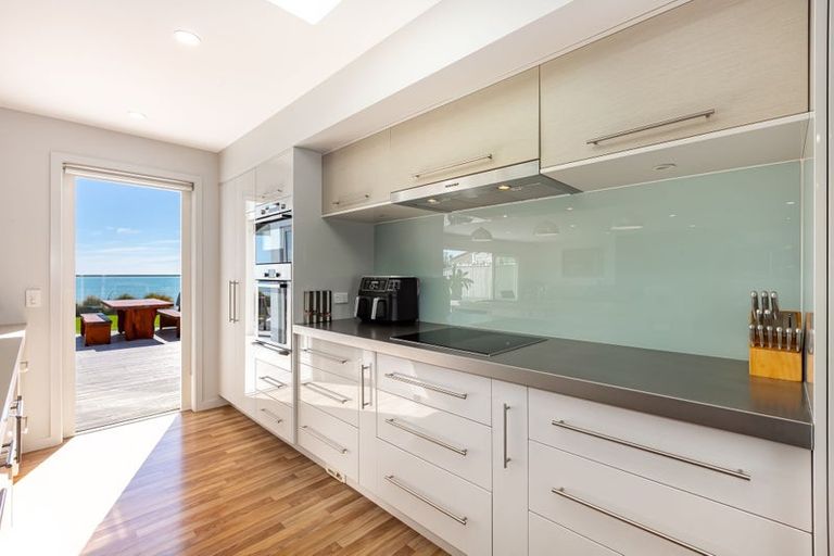 Photo of property in 96 The Esplanade, Raumati South, Paraparaumu, 5032