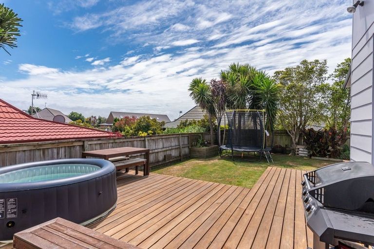 Photo of property in 73 Langdale Avenue, Paraparaumu, 5032