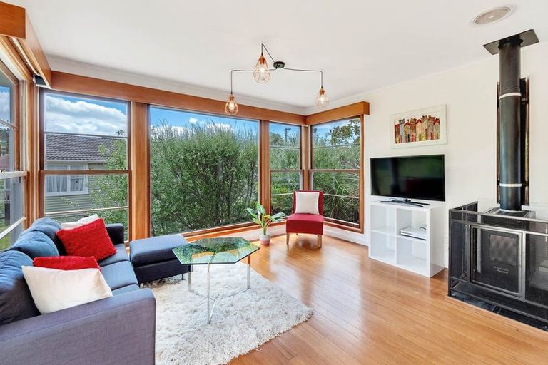 Photo of property in 21 Birdwood Road, Swanson, Auckland, 0612