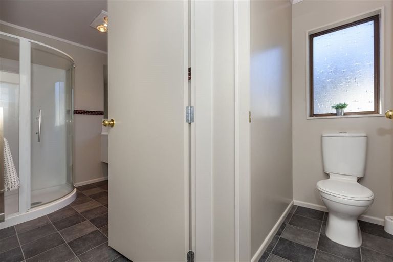 Photo of property in 12 Hookway Grove, Paraparaumu, 5032