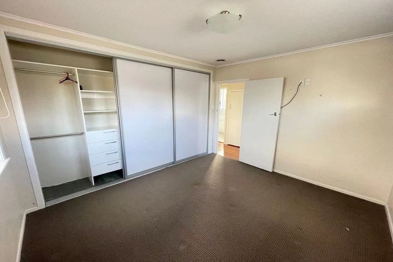 Photo of property in 21 Ribblesdale Road, Henderson, Auckland, 0612