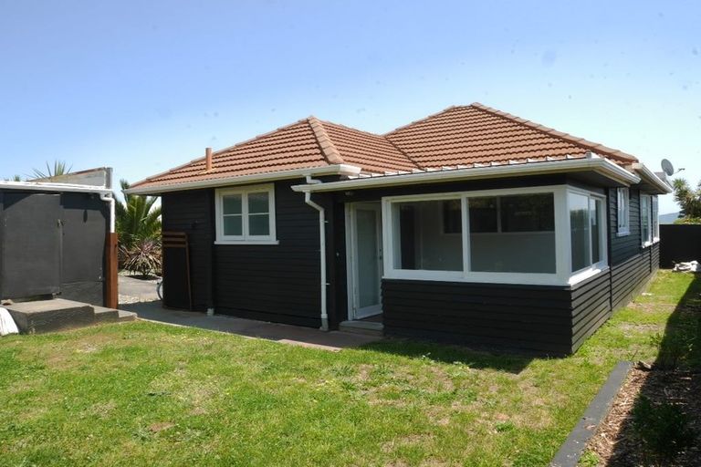 Photo of property in 1 Toru Road, Paraparaumu Beach, Paraparaumu, 5032