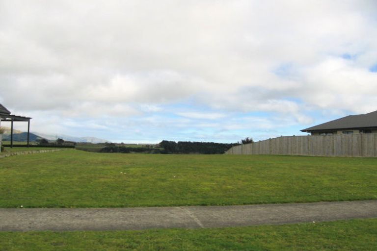 Photo of property in 136 Pacific Drive, Fitzherbert, Palmerston North, 4410