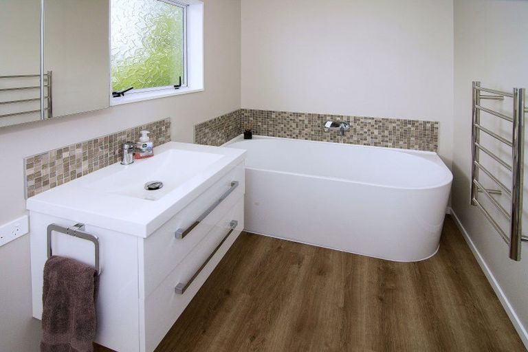 Photo of property in 9 Alton Grove, Masterton, 5810