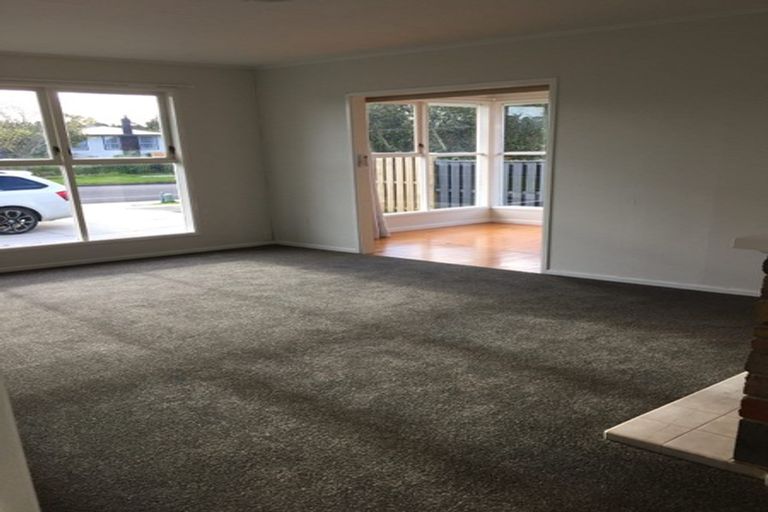 Photo of property in 44 Gossamer Drive, Pakuranga Heights, Auckland, 2010