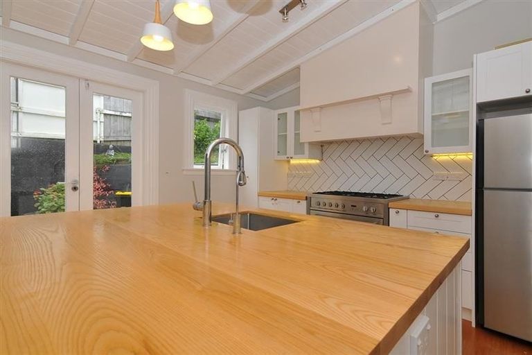 Photo of property in 17 Hamilton Road, Hataitai, Wellington, 6021