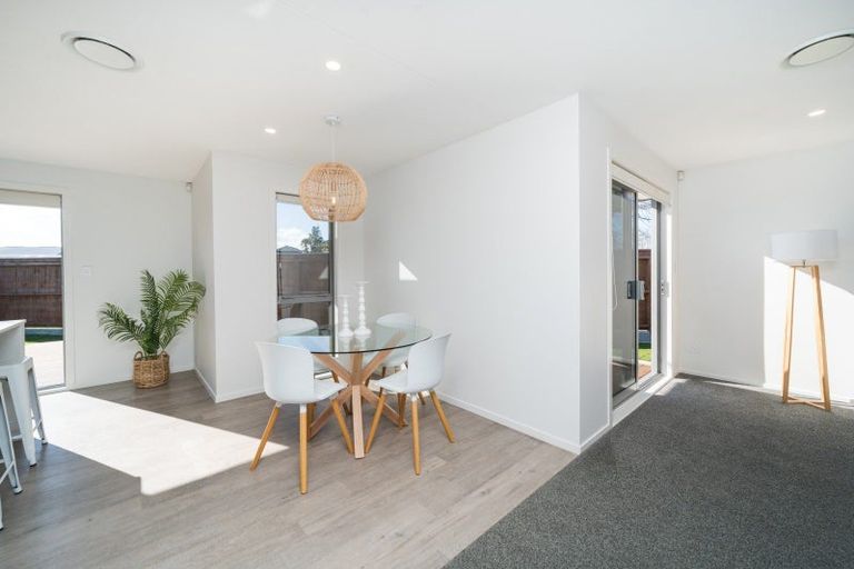 Photo of property in 2 Seddon Street, Takaro, Palmerston North, 4412