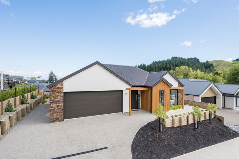 Photo of property in 6 Old Farm Road, Stoke, Nelson, 7011