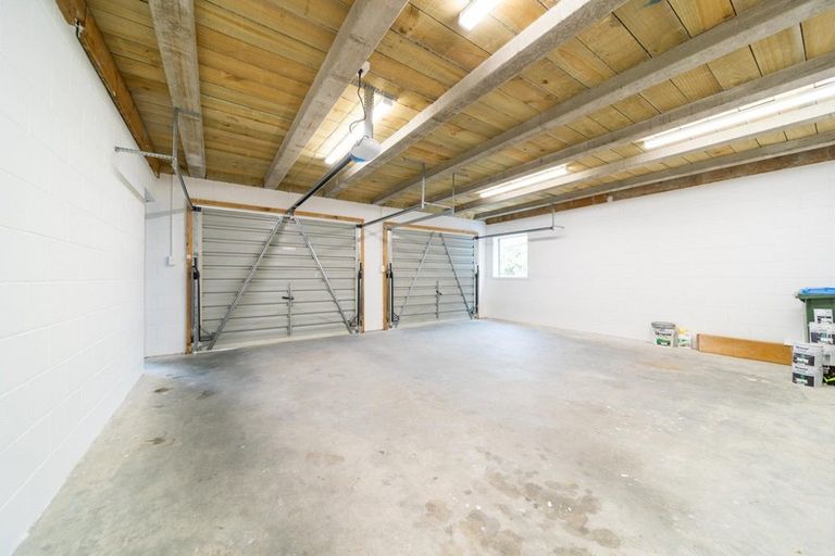 Photo of property in 83 Cedar Drive, Kelvin Heights, Queenstown, 9300