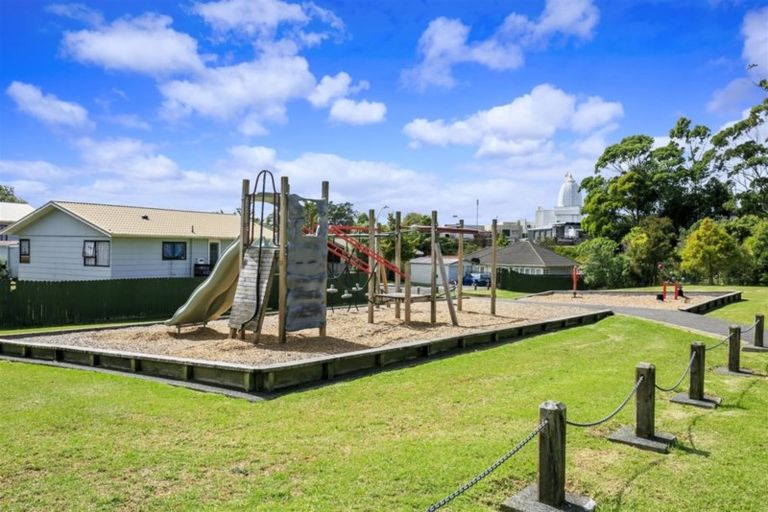 Photo of property in 37 Martin Jugum Lane, Ranui, Auckland, 0612