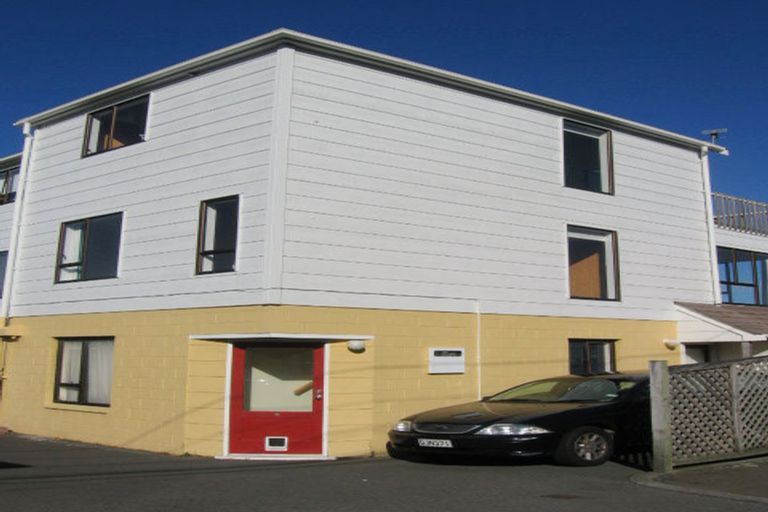 Photo of property in 4/2 Hood Street, Mount Victoria, Wellington, 6011