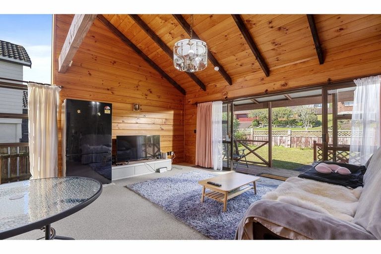 Photo of property in 56 Kennedy Avenue, Forrest Hill, Auckland, 0620