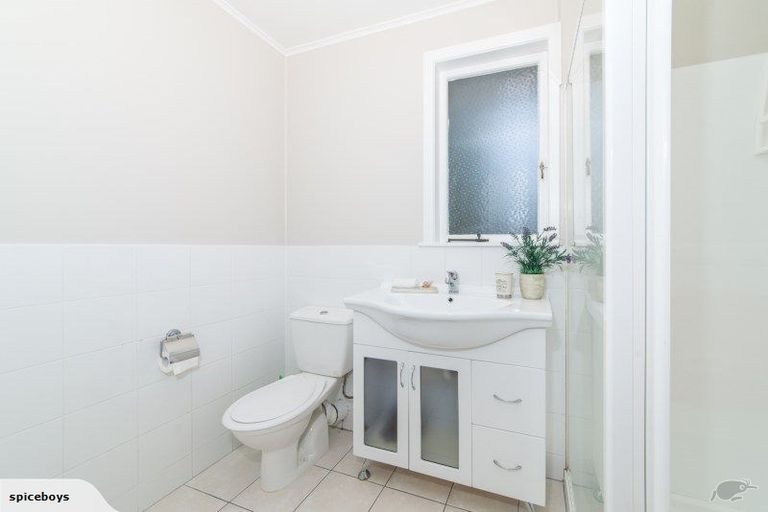 Photo of property in 25 Thomas Avenue, Te Atatu Peninsula, Auckland, 0610