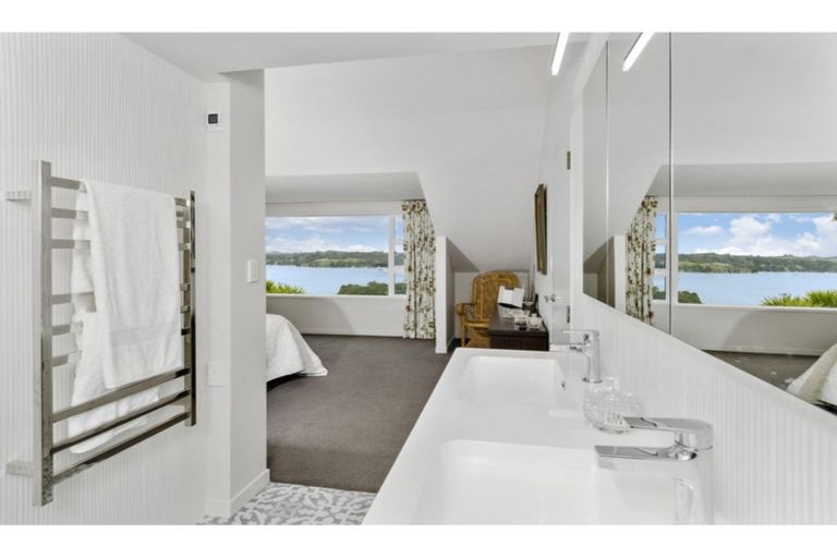 Photo of property in 14 Creek Street, Sandspit, Warkworth, 0982