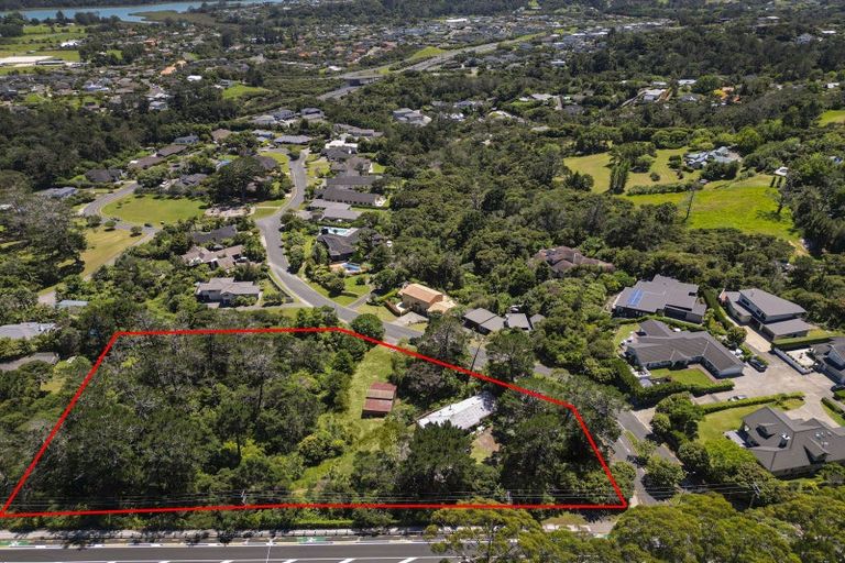 Photo of property in 114 Upper Drive, Greenhithe, Auckland, 0632