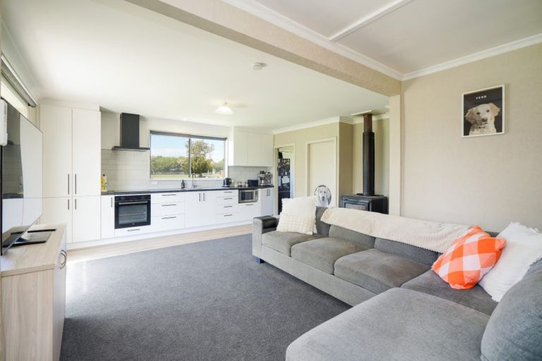 Photo of property in 18 Irvine Street, Wallacetown, 9816