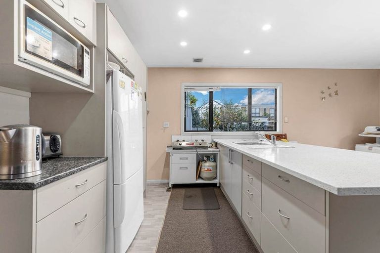 Photo of property in 40 Alexander Avenue, Papatoetoe, Auckland, 2025