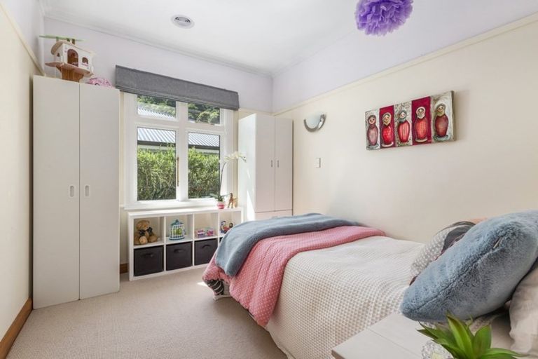 Photo of property in 21 Cavendish Square, Strathmore Park, Wellington, 6022