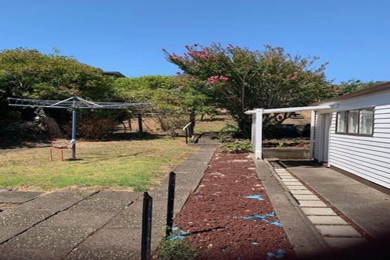 Photo of property in 20 Sullivan Avenue, Mangere Bridge, Auckland, 2022