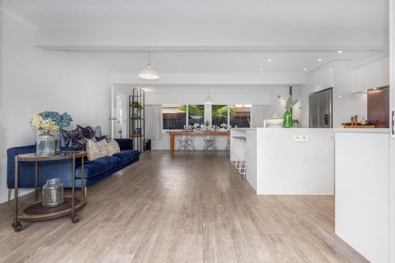 Photo of property in 23 Featherston Street, Levin, 5510