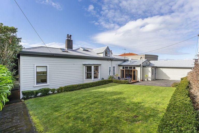 Photo of property in 10 Wesley Road, Kelburn, Wellington, 6012