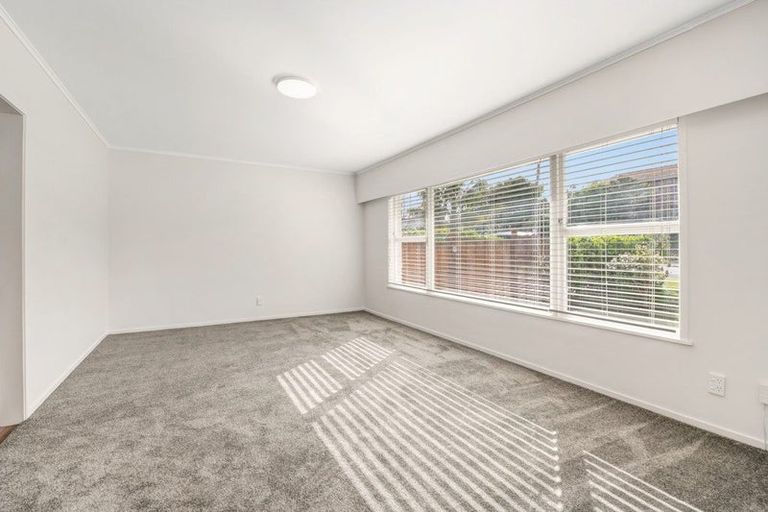 Photo of property in 2/16 Northumberland Avenue, Belmont, Auckland, 0622