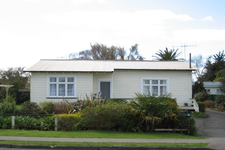 Photo of property in 28 Follett Street, Marton, 4710