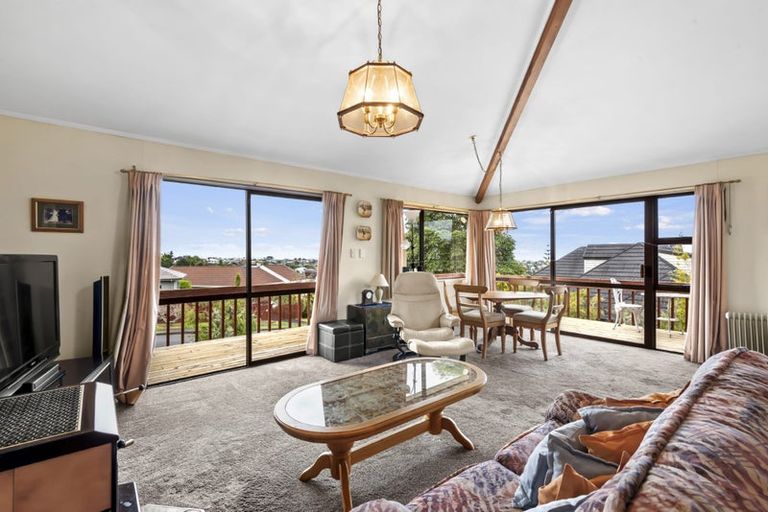 Photo of property in 31 Bellbird Rise, Murrays Bay, Auckland, 0630