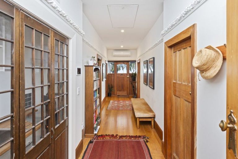 Photo of property in 67 Hackthorne Road, Cashmere, Christchurch, 8022