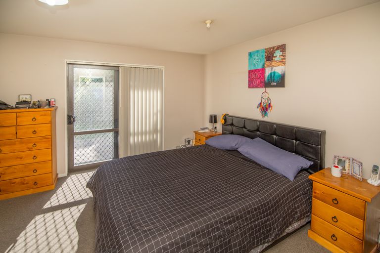 Photo of property in 276 Lake Terrace Road, Shirley, Christchurch, 8061