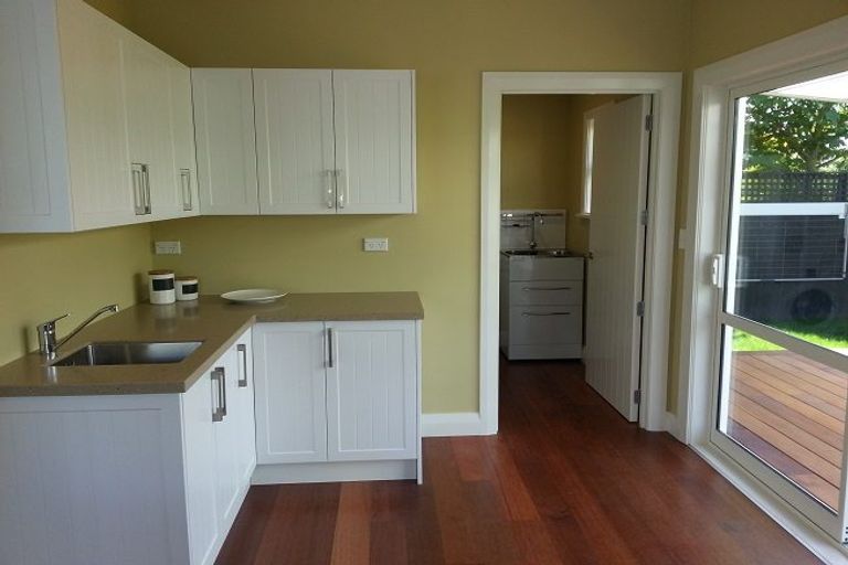 Photo of property in 18 Innes Road, St Albans, Christchurch, 8052