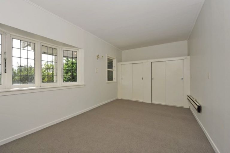 Photo of property in 11 Northland Road, Northland, Wellington, 6012