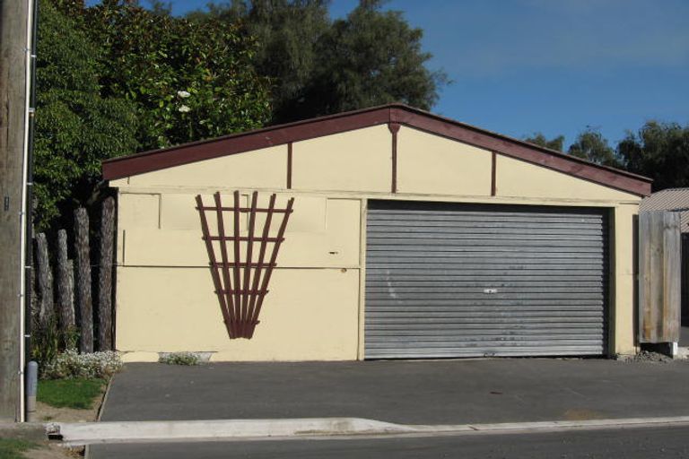 Photo of property in 26 Carston Street, Leeston, 7632