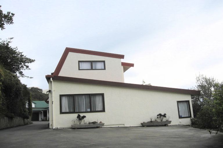 Photo of property in 21 Denholm Road, Hospital Hill, Napier, 4110