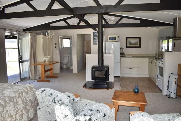 Photo of property in 34 Sarah Street, Waikawa Beach, Manakau, 5573