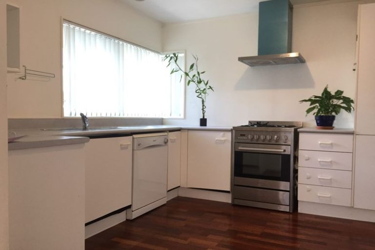 Photo of property in 299a Glengarry Road, Glen Eden, Auckland, 0602