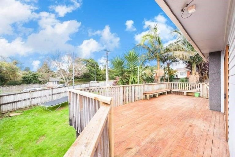 Photo of property in 112 Edmonton Road, Henderson, Auckland, 0612