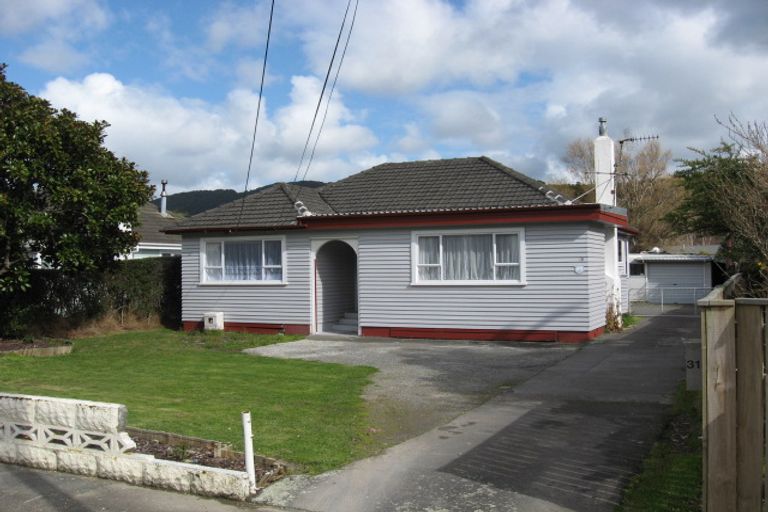 Photo of property in 31 Wellington Road, Wainuiomata, Lower Hutt, 5014