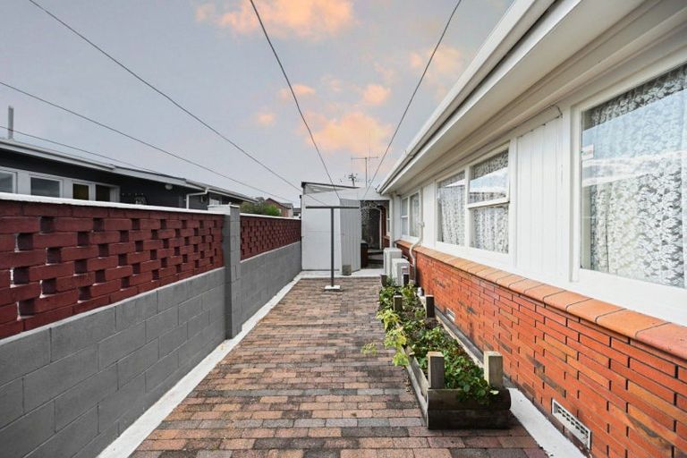 Photo of property in 2 Guy Place, Melville, Hamilton, 3206