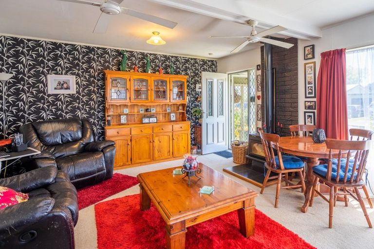 Photo of property in 1 Elder Grove, Paraparaumu, 5032