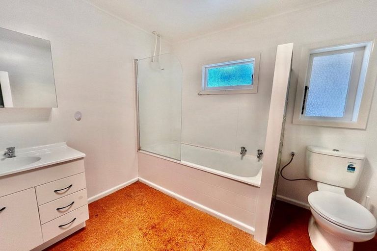 Photo of property in 10 Murphy Road, Taradale, Napier, 4112