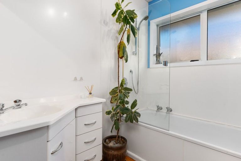 Photo of property in 36 Solway Avenue, Ilam, Christchurch, 8041